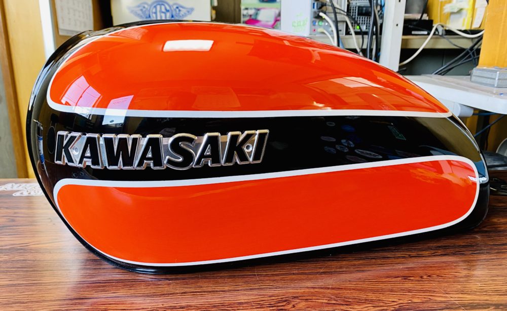 Kawasaki W650のタンクにw1デザインをペイント 太田 桐生 佐野の方もご用達 足利のオートボディショップミヤモト
